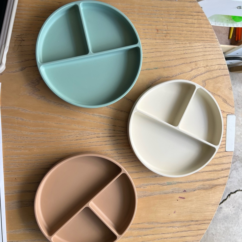 Mushie Suction Plates